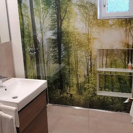 Decker's Bio Zum Lamm מלון באיירסברון